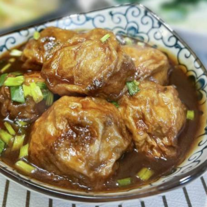 Braised Stuffed Oil Gluten (3 pcs) 红烧油面筋塞肉 (3个)
