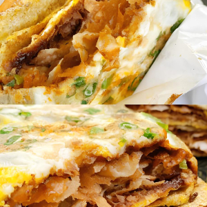 Pancake Rolled with Egg and Crisp Fritter (1 pc) 煎饼薄脆 (1个)