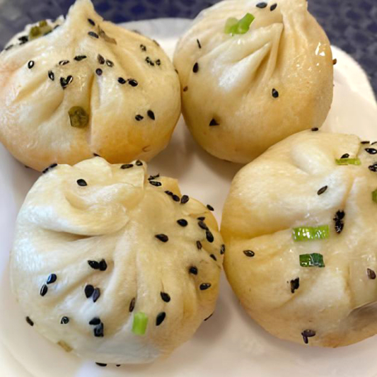 Shanghai Handmade Pan-Fried Mantou 上海手工生煎包