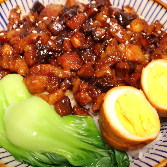 Braised Pork Rice with Egg Rice and Vegetables 爆汁卤肉饭