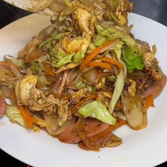Shanghai-Style Stir-Fried Rice Cakes with Hand-Pulled Noodles 本帮拉面炒年糕