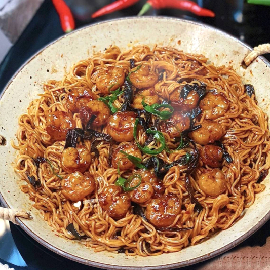 Scallion Oil Shrimp Noodles 葱油虾仁拌面