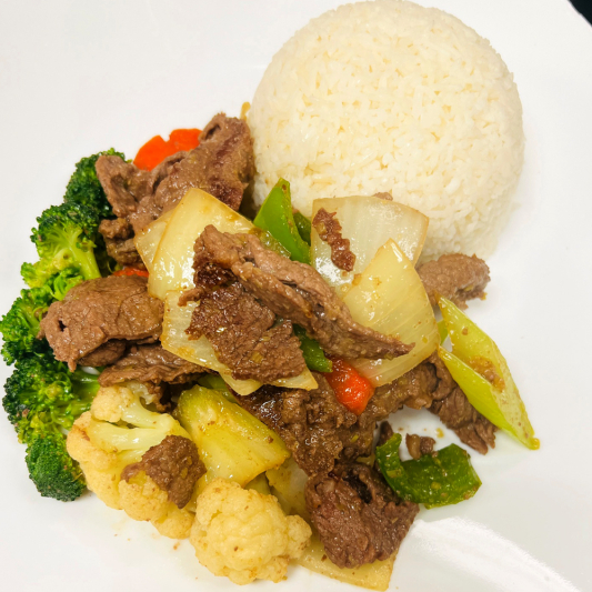 G2. Gluten-Free Lemongrass Beef with Vegetables on Steamed Rice