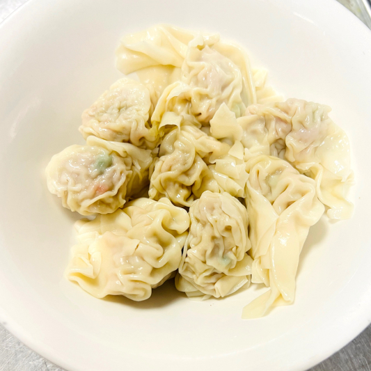 KM6. Wonton (8 pcs) Soup