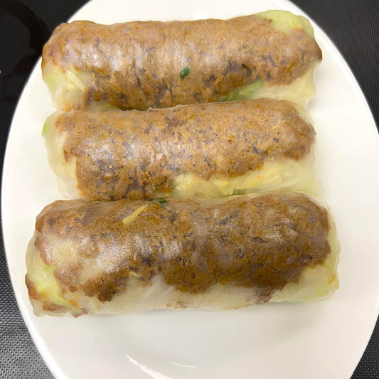 4. Grilled Satay Beef Salad Rolls (3 pcs)
