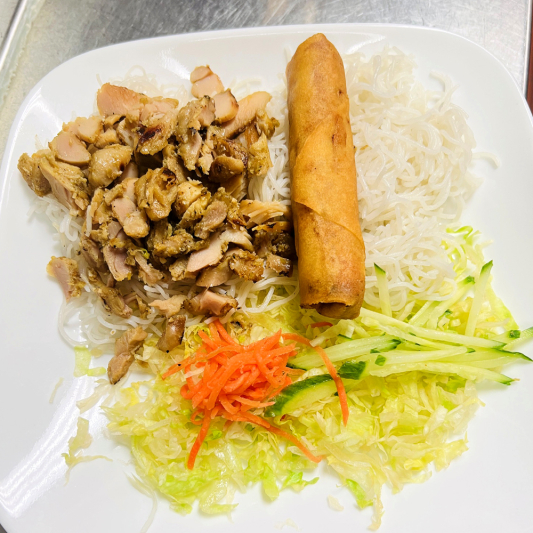 KM5. Grilled Chicken & Spring Rolls on Vermicelli