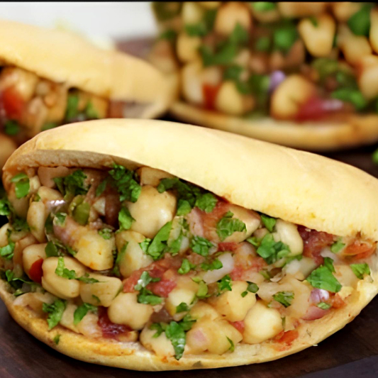 Kulche Chole (1 pc)