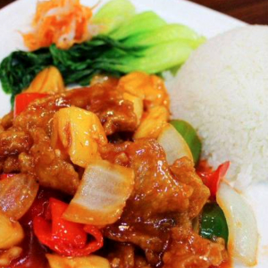 Poulet aux ananas / Pineapple Chicken / 菠萝鸡饭