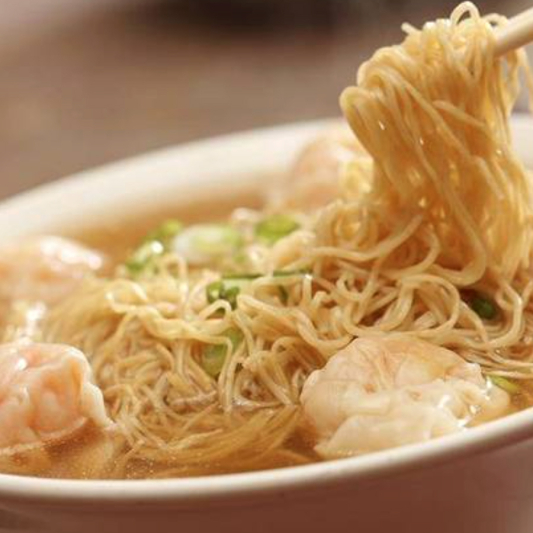#63 Soupe de wonton (porc & crevette) avec nouilles / Wonton (Pork & Shrimp) Soup with Noodles / 鲜虾云吞汤面