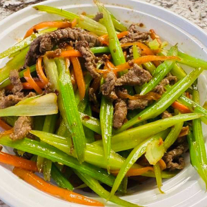 Celery Fried Beef 芹菜炒牛肉