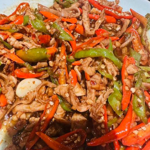 Stir-Fried Pork Intestines 爆炒肥肠丝