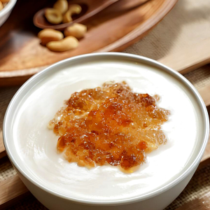 Cashew Peanut Soup with Peach Resin 腰果花生露配桃膠