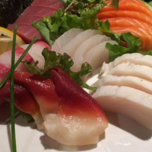 Assorted Sashimi (30 pcs) Party Tray