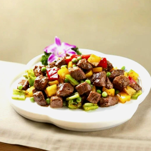 Stir-Fried Beef with Bell Pepper 铁板黑椒五彩牛肉