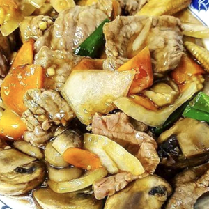 18. Beef with Baby Corn & Mushrooms