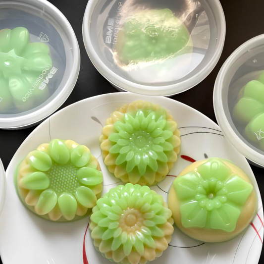 Pandan Steamed Layer Cake 