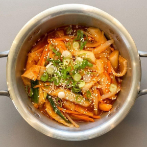 Dduk Bok Ki (Spicy Rice Cake)