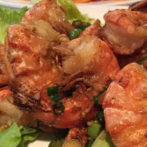 Sautéed Shrimp with Garlic 蒜蓉虾仁