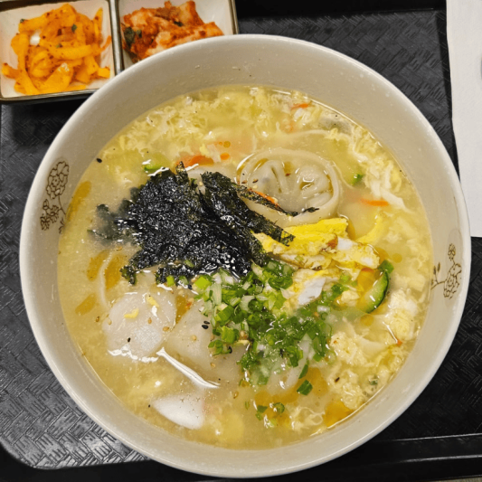 Tteok Mandu Guk (떡만두국)