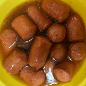 214. Saucisses cocktail sucrées à l'ail (10 oz) / Sweet Cocktail Sausages with Garlic (10 oz)
