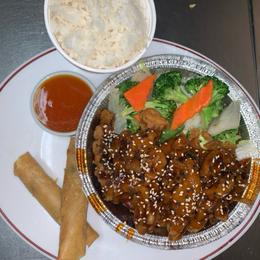 D4. B&oelig;uf croustillant au s&eacute;same / Crispy Sesame Beef