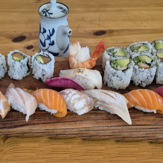 FB 6. Nigiri Maki Combo