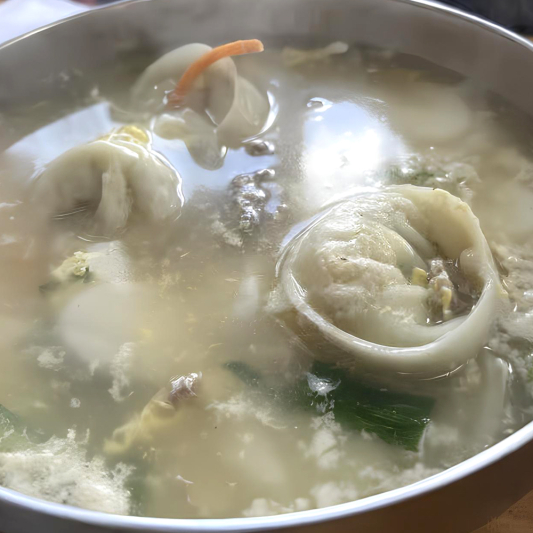 Dukmandu Guk 떡만두국
