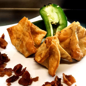Fried Cream Cheese with Bacon and Jalape&ntilde;o Wontons (6 pcs)