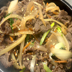 Bulgogi Deopbab 불고기덮밥