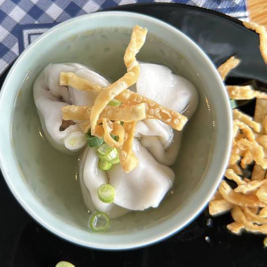 Rouleaux de porc aux &oelig;ufs (2 mcx) + soupe Won Ton (5 mcx) / Pork Egg Rolls (2 pcs) + Won Ton Soup (5 pcs)