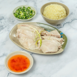 4. Single Order of Hainanese Chicken with Rice 一客海南雞連一碗油飯