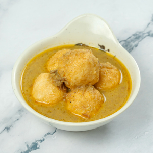 26. Curry Fish Ball (5 pcs) 咖 哩 魚 旦