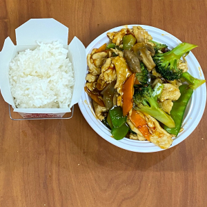 C6. Chicken with Garlic Sauce