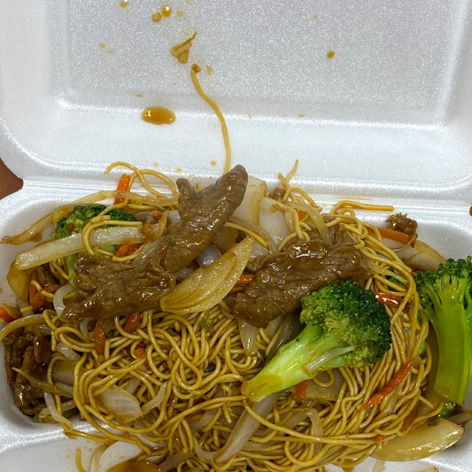 L4. Beef Lo Mein