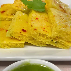 Dhokla (Garlic)