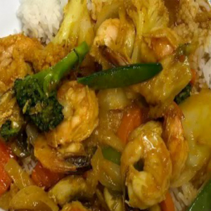 55. Shrimp in Coconut Curry Sauce with Veggies / T&ocirc;m Biển X&agrave;o C&agrave;-ri Với Nước Cốt Dừa Ăn K&egrave;m Với Cơm Hoặc B&uacute;n