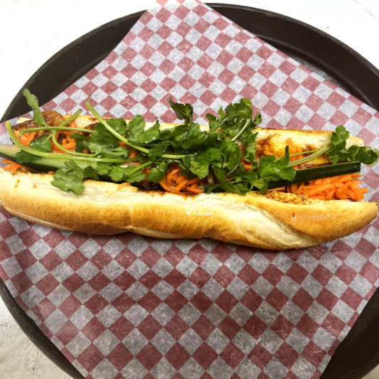 21. Spicy Satay Beef B&aacute;nh M&igrave;