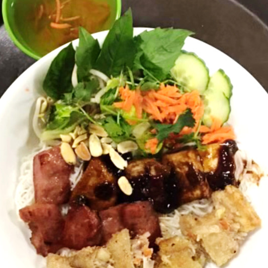 59. Garlic Beef and Thai Basil Sauce / Rau H&uacute;ng Quế T&agrave;o Tỏi Với B&ograve;