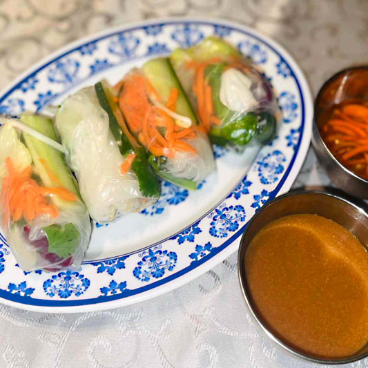 2. Fresh Mixed Green Salad Rolls (Gỏi Cuốn Chay) (2-4 pcs)