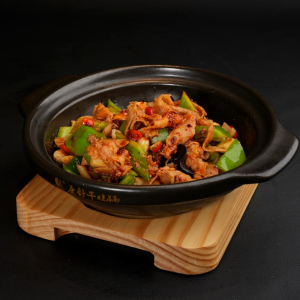 Stir-Fried Pork in Casserole 砂锅小炒肉