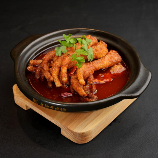 Baked Phoenix Claw in Casserole 砂锅焗凤爪