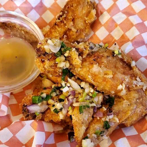 Nam's Dry Butter Crispy Chicken Wings (5 pcs)