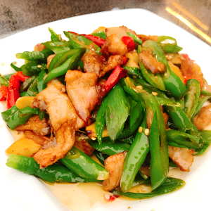 Stir-Fried Pork 农家小炒肉