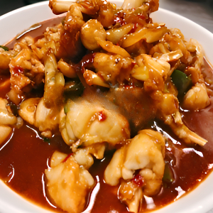 Spicy Bull Frog in Hot Pot 香辣牛蛙爱锅巴