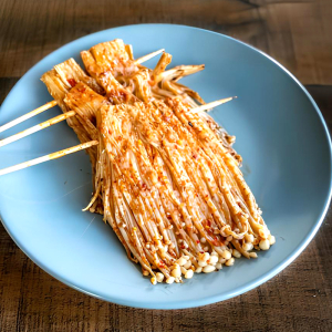 A32. Enoki Mushrooms (4 pcs) 金针菇