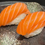Salmon Nigiri (2 pcs) サーモン握り