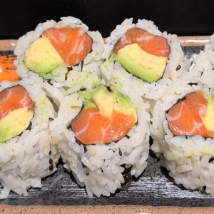 Salmon & Avocado Roll