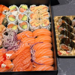 Salmon Symphony (60 pcs) 鮭の交響曲