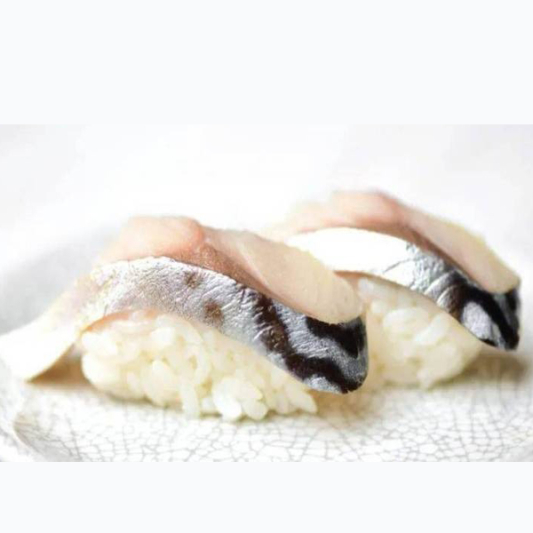 Mackerel Nigiri (2 pcs)