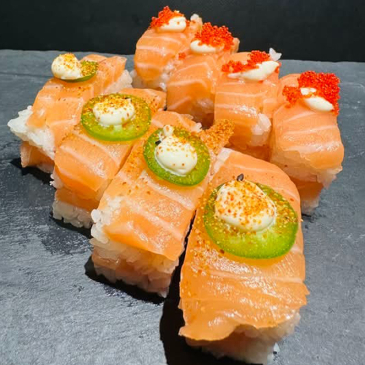 Salmon Duo Sushi (8 pcs)